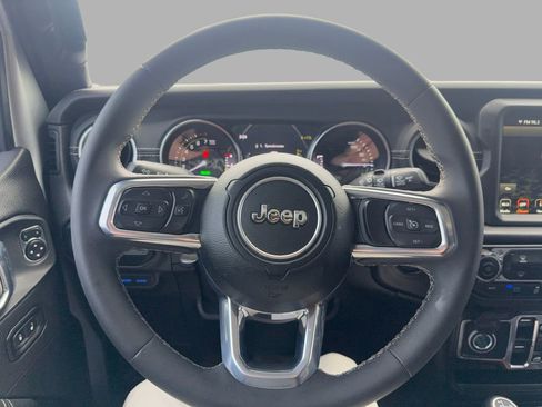 Used 2023 Jeep Wrangler Unlimited Sahara AWD/4WD image 14