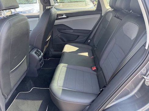 Used 2023 Volkswagen Taos SE w/ Panoramic Sunroof Package AWD/4WD image 35