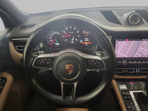 Used 2021 Porsche Macan image 14