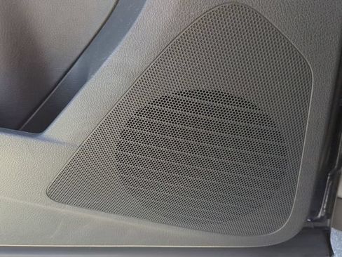 Used 2016 Volkswagen Tiguan SE FWD image 18
