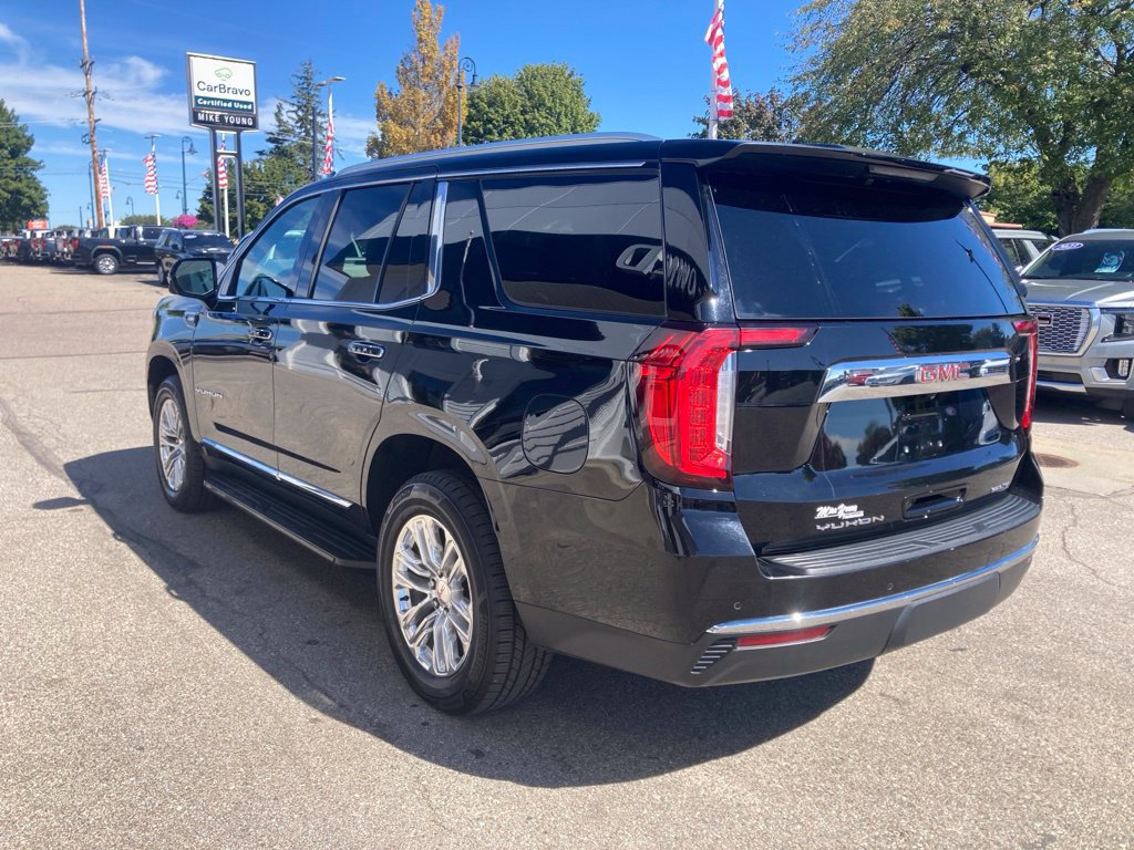 Certified 2023 GMC Yukon SLT w/ SLT Luxury Package AWD/4WD image 7