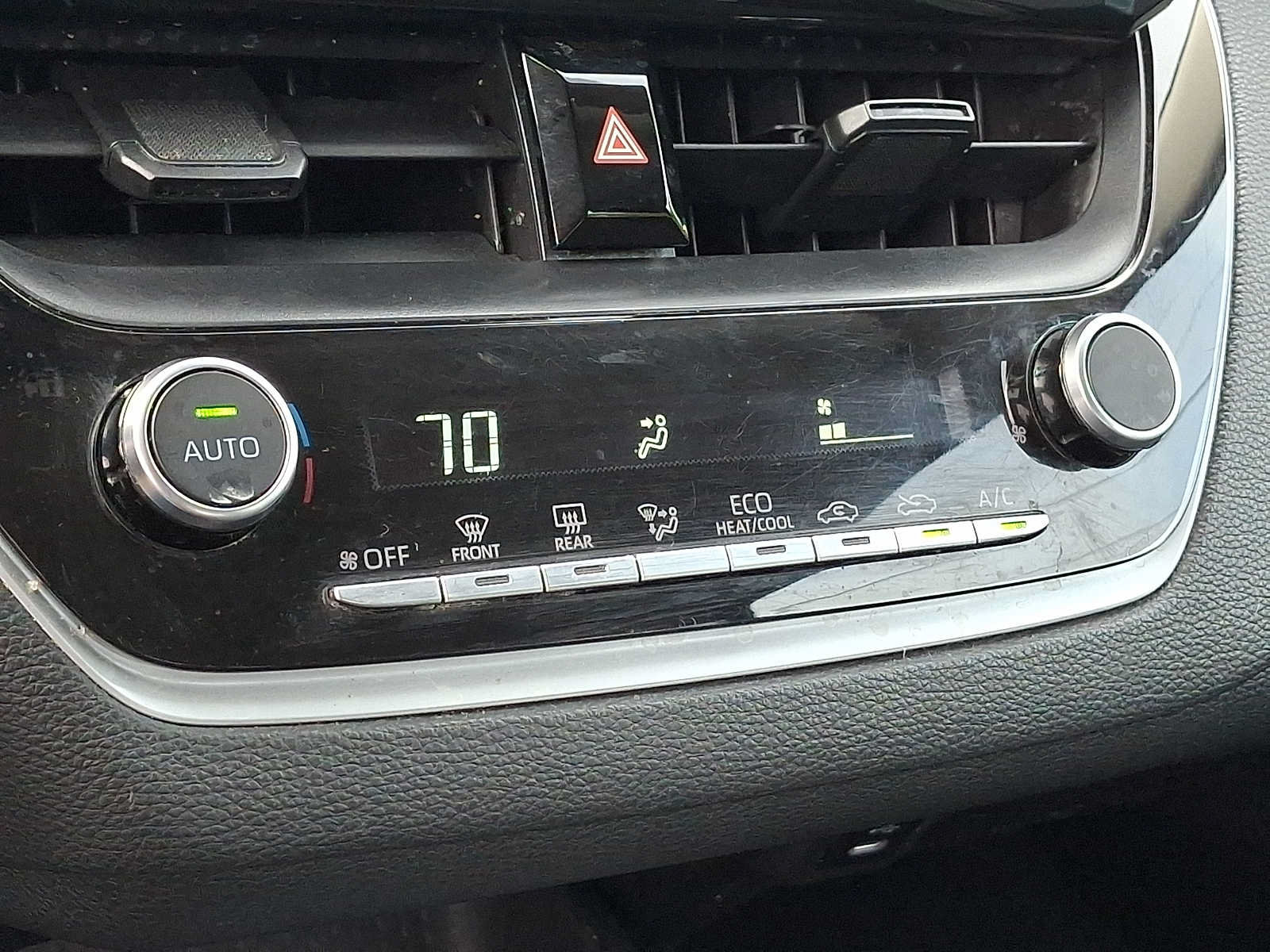 Used 2024 Toyota Corolla LE FWD image 13