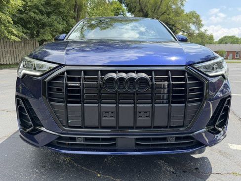 Certified 2025 Audi Q3 2.0T Premium w/ Convenience Package AWD/4WD image 2
