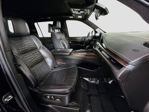 Used 2022 Cadillac Escalade ESV Sport Platinum RWD image 29
