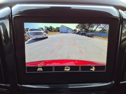 Used 2023 Chevrolet Traverse LT AWD/4WD image 14