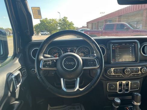 Used 2018 Jeep Wrangler Unlimited Sahara image 31