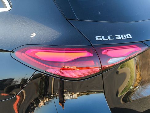 New 2026 Mercedes-Benz GLC 300 4MATIC image 11