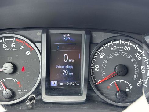 Used 2022 Toyota Tacoma SR image 17