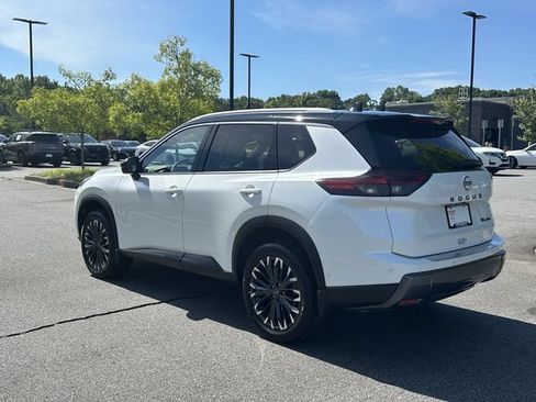 Certified 2025 Nissan Rogue SL w/ Tech Package AWD/4WD image 7