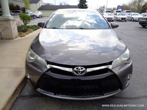 Used 2016 Toyota Camry SE FWD image 19