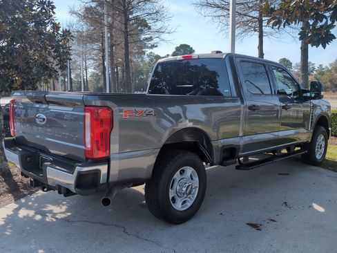 Used 2025 Ford F250 XLT w/ FX4 Off-Road Package image 10