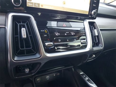 Used 2022 Kia Sorento EX w/ Panoramic Sunroof Package image 24