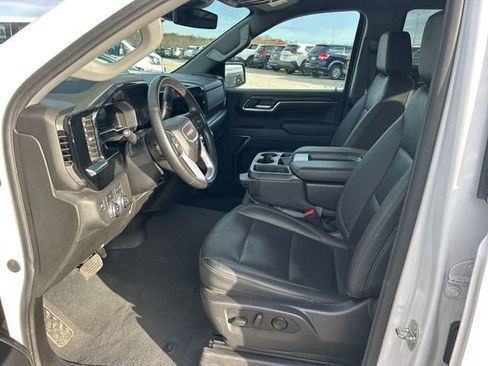 Used 2024 GMC Sierra 1500 SLT image 9