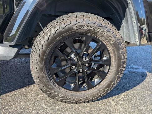Used 2022 Jeep Gladiator Overland image 25