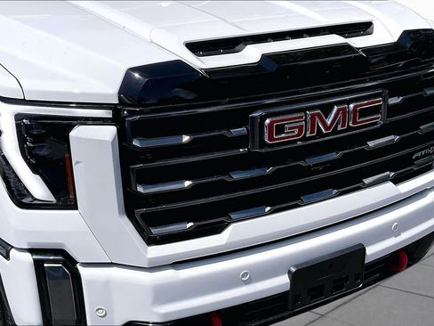 Used 2024 GMC Sierra 2500 AT4 w/ AT4 Premium Plus Package AWD/4WD image 59