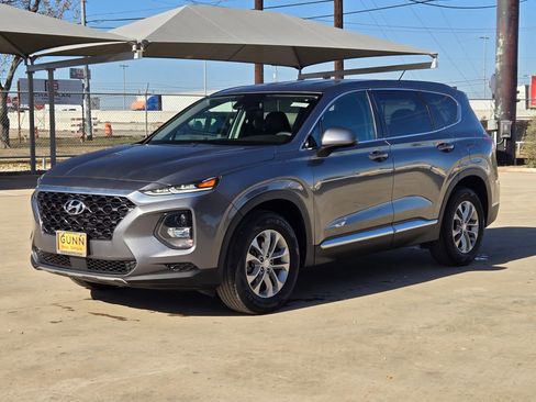 Used 2019 Hyundai Santa Fe SE image 7