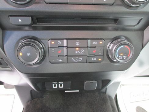 Used 2018 Ford F150 XLT w/ Equipment Group 302A Luxury AWD/4WD image 19