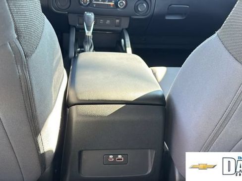 Used 2025 Nissan Frontier SV RWD image 11