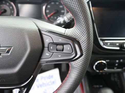 Used 2023 Chevrolet TrailBlazer RS w/ Sun and Liftgate Package image 12