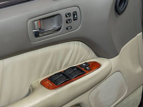 Used 1998 Lexus LS 400 image 21