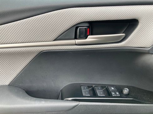 Certified 2025 Toyota Camry SE w/ Convenience Package image 11