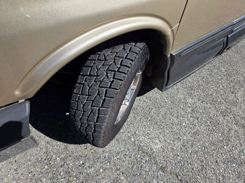 Used 2012 Chevrolet Express 2500 w/ Power Package image 33