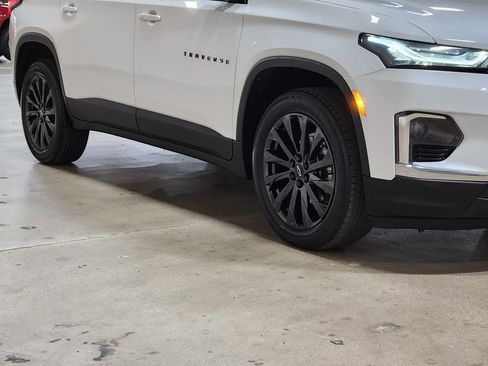 Used 2023 Chevrolet Traverse RS image 16