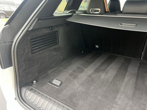 Certified 2022 Land Rover Range Rover Sport SVR image 34