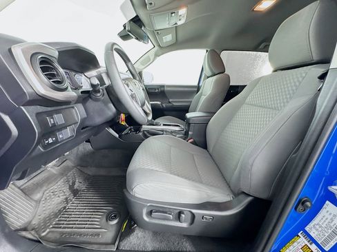 Used 2021 Toyota Tacoma SR5 w/ Blackout Package (TMS) image 15