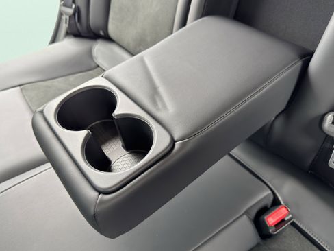 Used 2025 Nissan Ariya FWD image 39