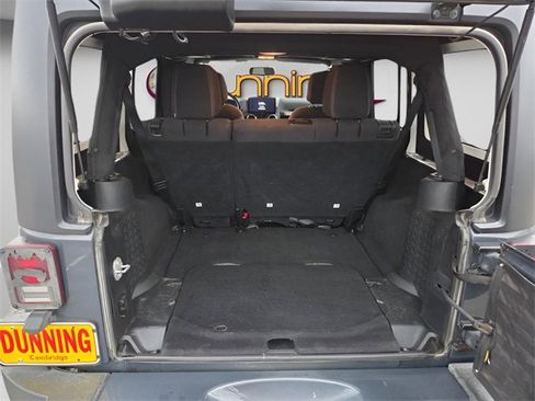 Used 2016 Jeep Wrangler Unlimited Sahara w/ Connectivity Group image 11