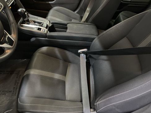 Used 2019 Honda Civic EX image 11