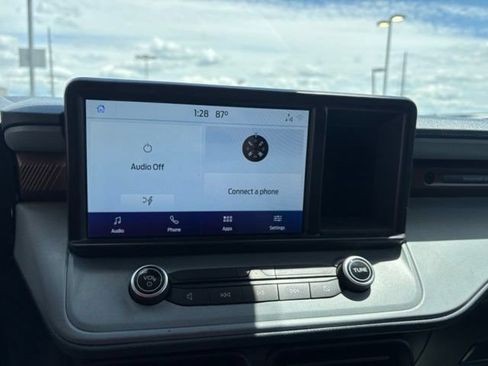 Used 2022 Ford Maverick Lariat w/ Lariat Luxury Package FWD image 18