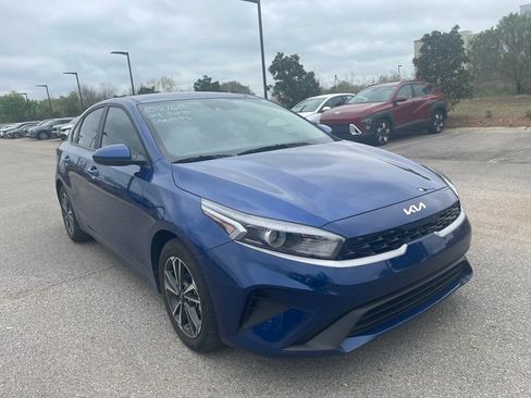 Used 2024 Kia Forte LXS image 3