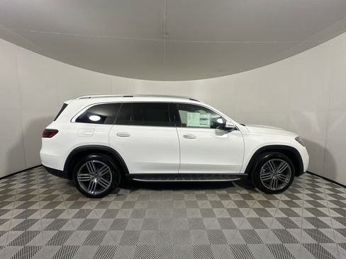 New 2026 Mercedes-Benz GLS 450 4MATIC image 8