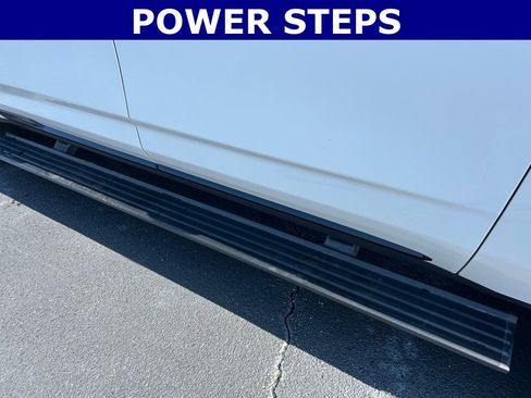 Used 2022 Cadillac Escalade ESV Sport Platinum image 13