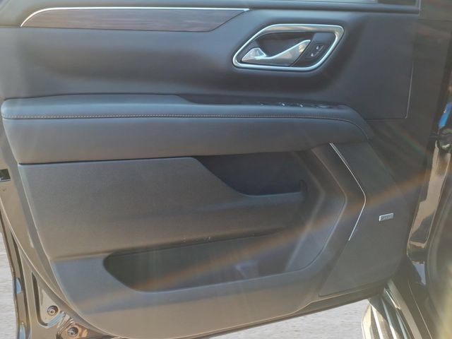 Used 2023 Chevrolet Tahoe LT w/ Luxury Package AWD/4WD image 17