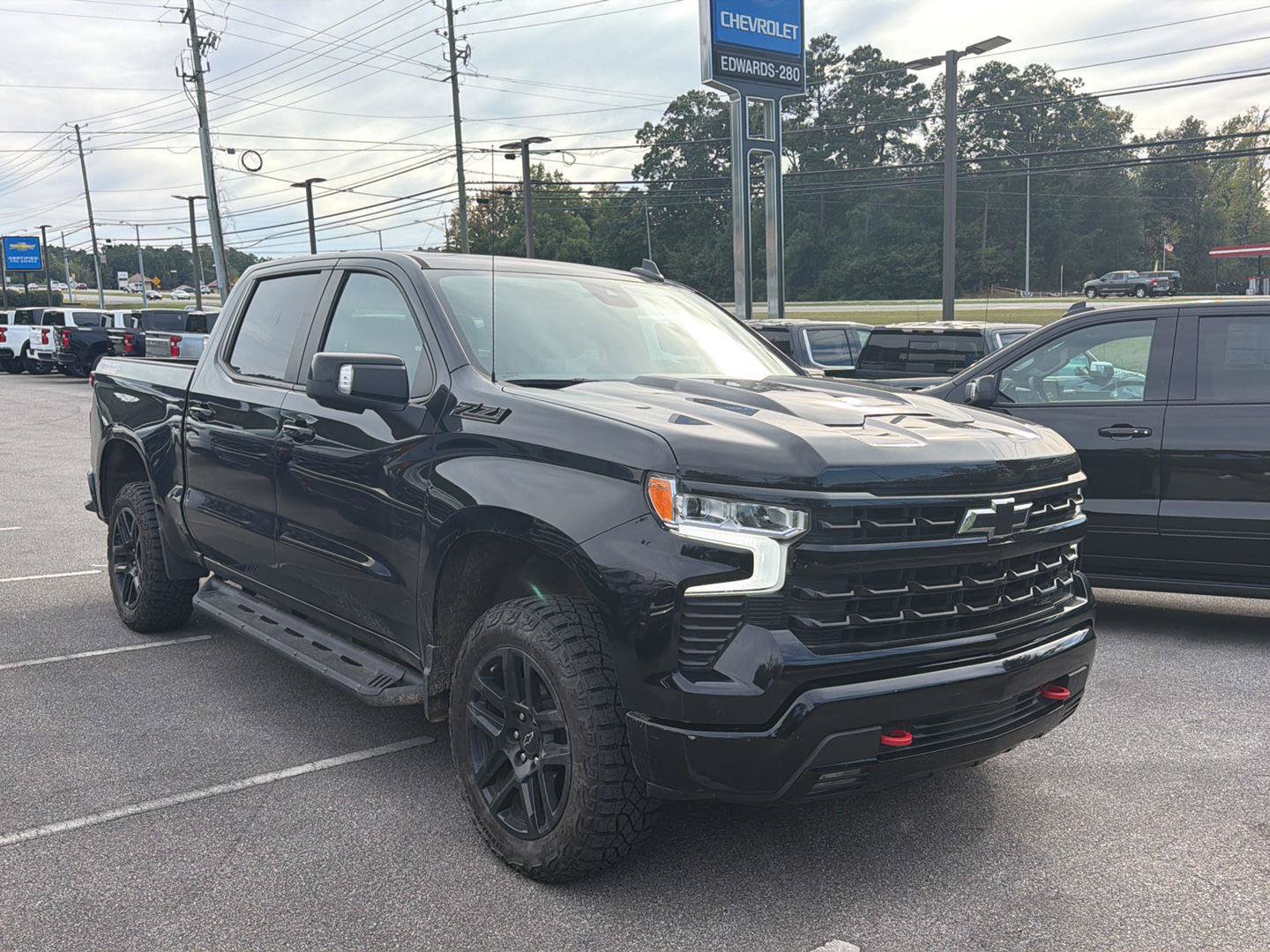 Used 2023 Chevrolet Silverado 1500 LT Trail Boss w/ LT Trail Boss Premium Package AWD/4WD image 4
