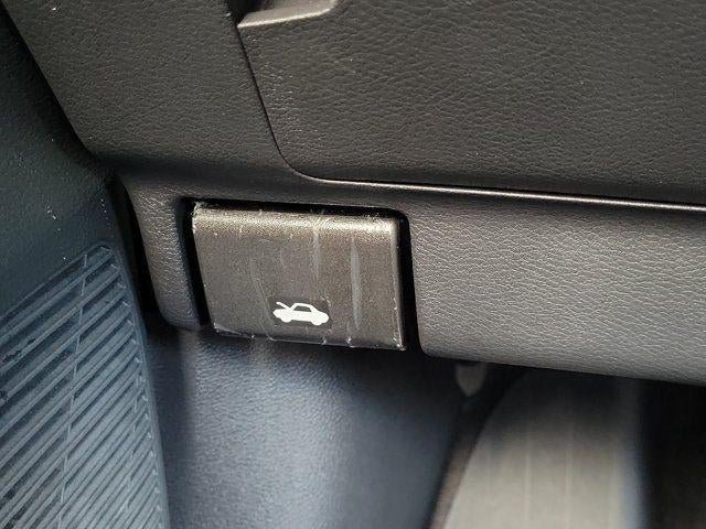 Used 2025 Nissan Kicks SR FWD image 15