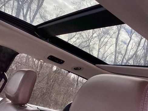 Used 2018 Chrysler Pacifica Limited image 11