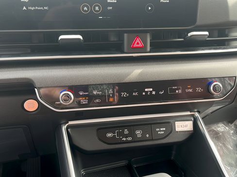 New 2026 Kia Carnival EX image 19