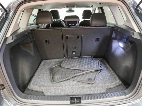Used 2024 Volkswagen Taos SE AWD/4WD image 27