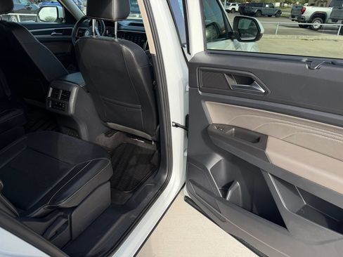 Used 2022 Volkswagen Atlas SEL R-Line AWD/4WD image 10