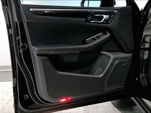 New 2026 Porsche Macan S image 24