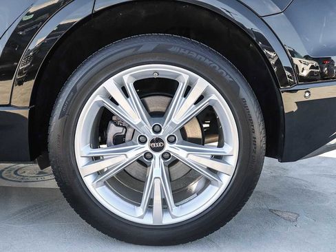 Used 2022 Audi Q8 Premium Plus image 13