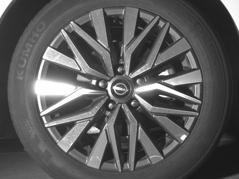 Used 2025 Nissan Altima 2.5 SV FWD image 13