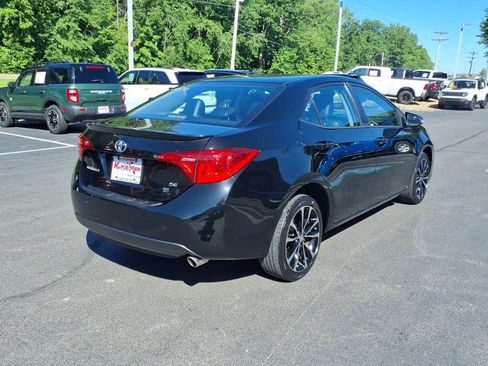 Used 2017 Toyota Corolla SE w/ Carpet Mat Package (TMS) FWD image 6