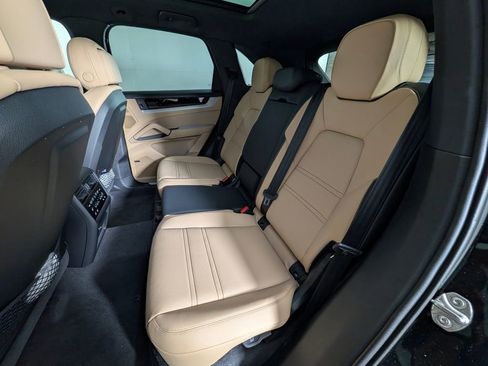 New 2026 Porsche Cayenne AWD/4WD image 24