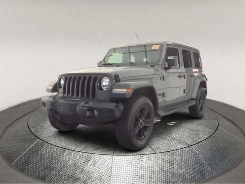 Used 2021 Jeep Wrangler Unlimited Sahara AWD/4WD image 3