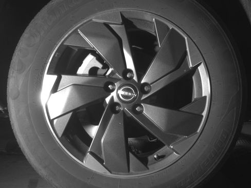 Used 2025 Nissan Rogue SV image 15